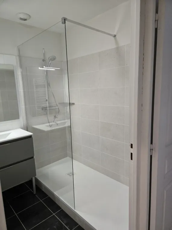 Remplacement d'une baignoire par un bac à douche à Saint Romain de Popey, L'Arbresle, Romain Petel