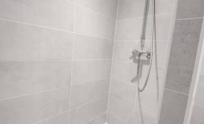 Réalisation d'une salle de bain clé en main, L'Arbresle, Romain Petel