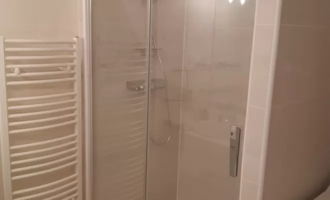 Réalisation d'une douche à l'arbresle, L'Arbresle, Romain Petel