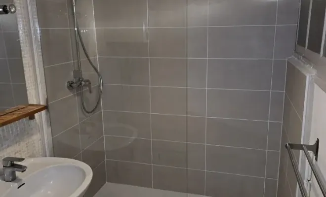 remplacement d'une baignoire par un receveur à l'Arbresle, L'Arbresle, Romain Petel